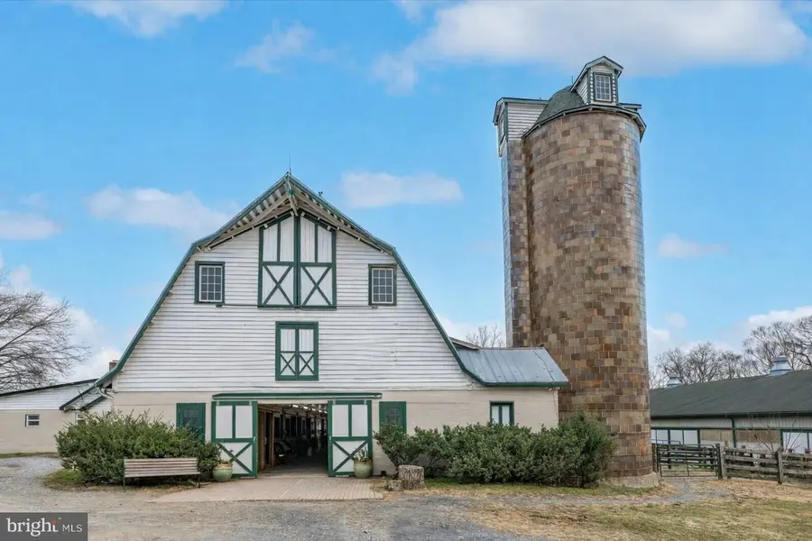 11512 Morning Ride Dr, Potomac, MD 20854 - #2