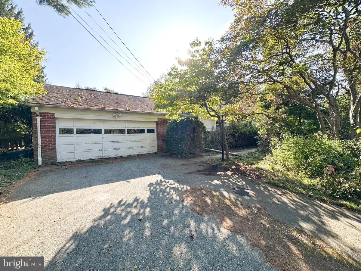 9223 Rosemont Dr, Gaithersburg, MD 20877 - Image #1