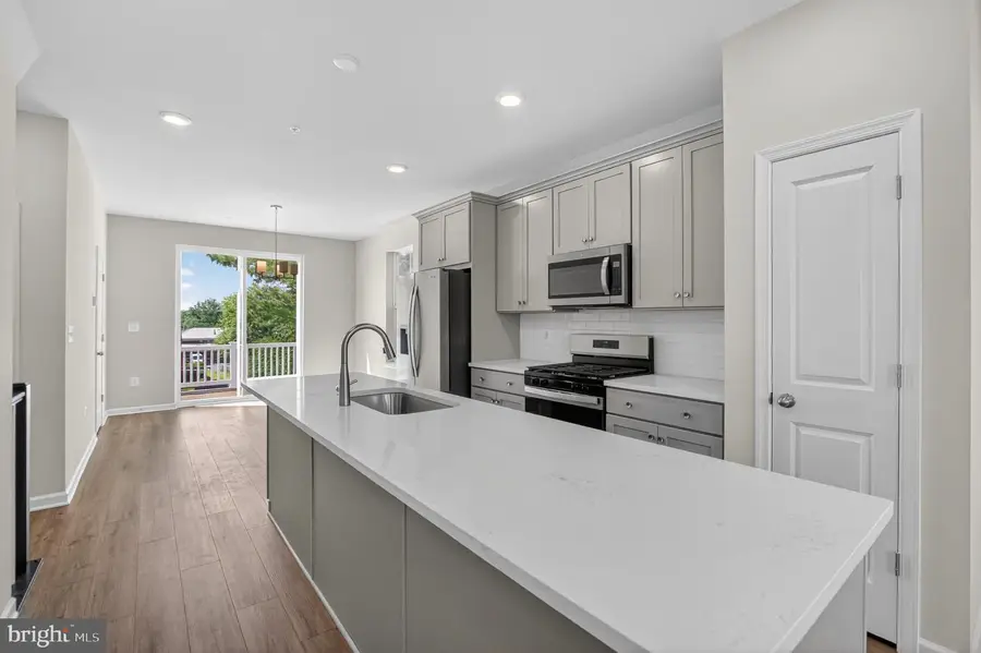 10046 Harper Vale Rd, Montgomery Village, MD 20886 - Image #2