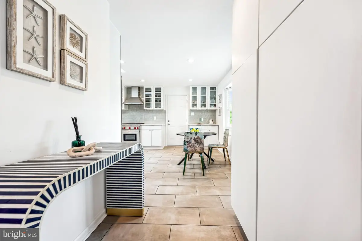 11700 Seven Locks Rd, Potomac, MD 20854 - Image #1