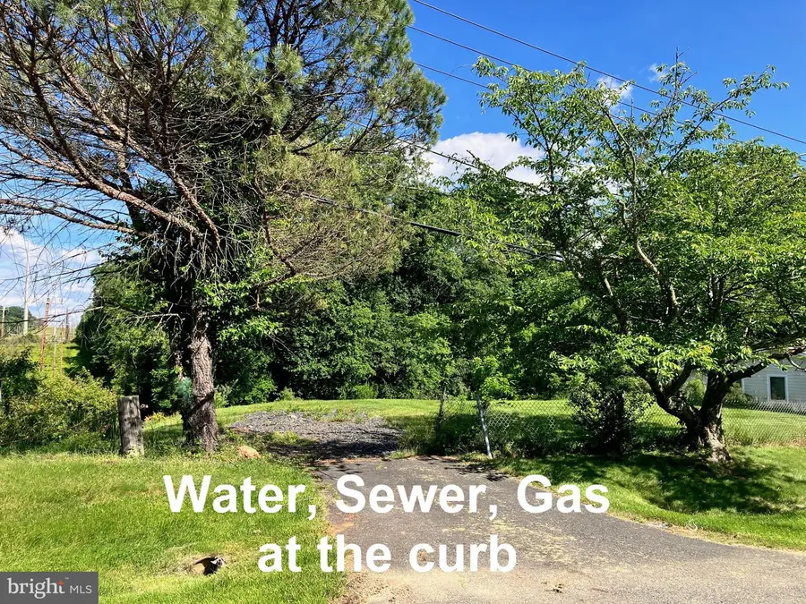 12313 Saint James Rd, Potomac, MD 20854 - Image #3