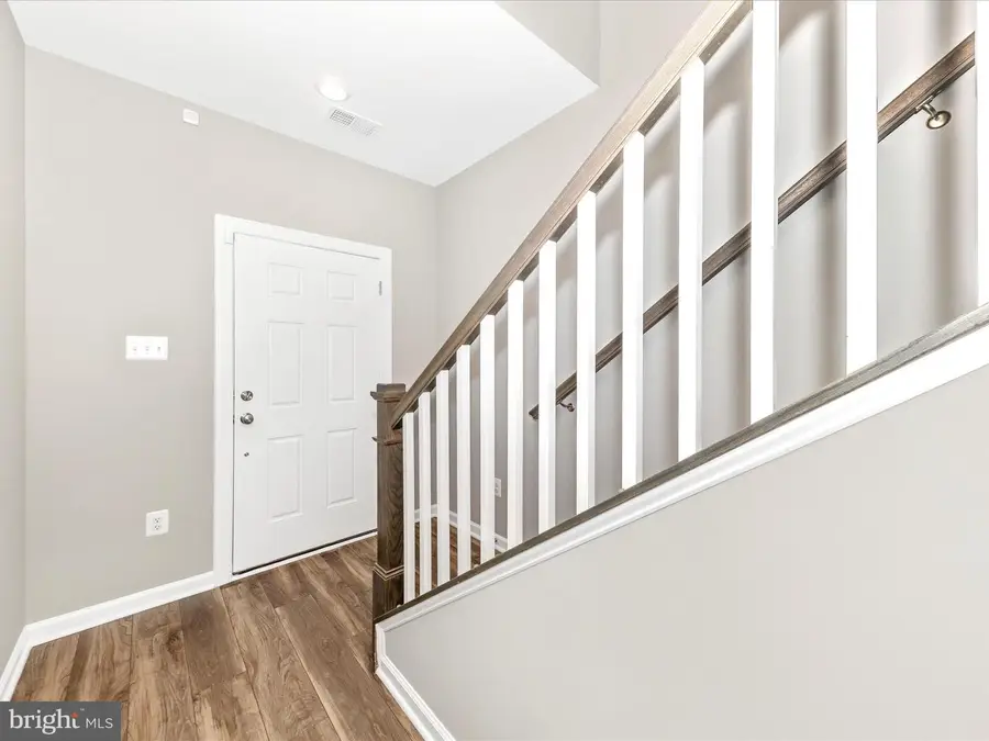 117 Flower Center Ln, Gaithersburg, MD 20878 - Image #2