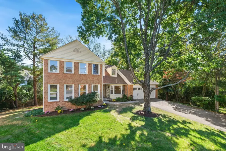 5704 Mossrock Dr, North Bethesda, MD 20852 - Image #2