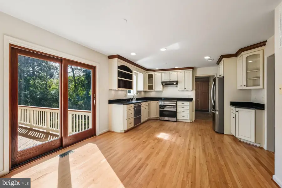 5704 Mossrock Dr, North Bethesda, MD 20852 - Image #3