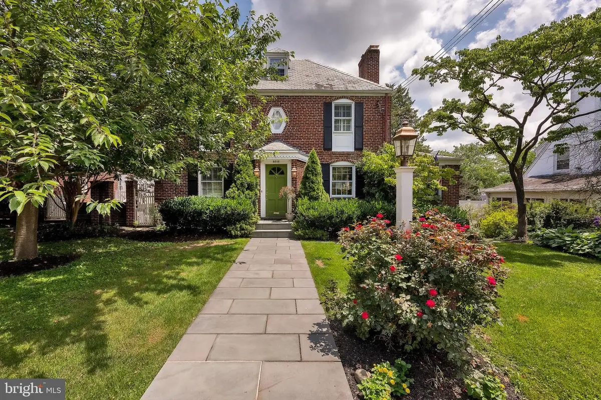 8505 Lynwood Pl, Chevy Chase, MD 20815 - #1