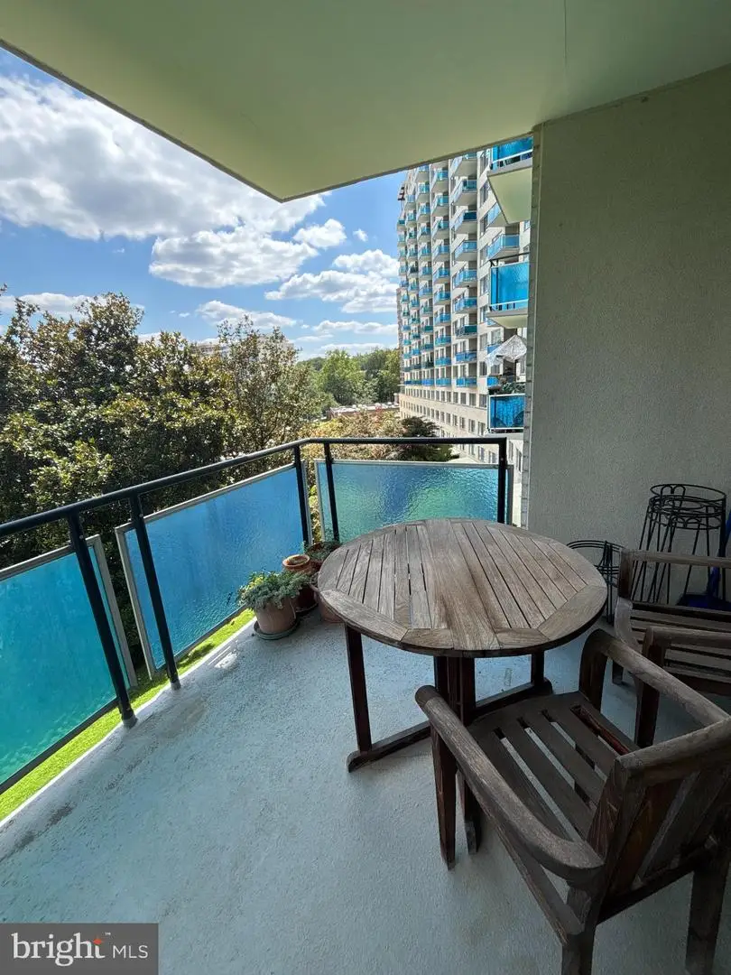 10401 Grosvenor Pl #413, Rockville, MD 20852 - Image #2