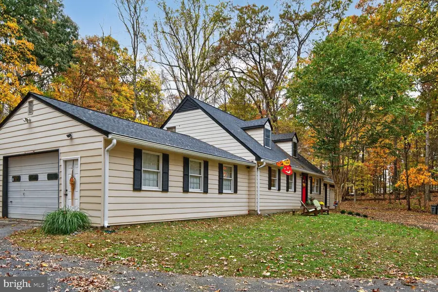 15211 Avery Rd, Rockville, MD 20855 - Image #2