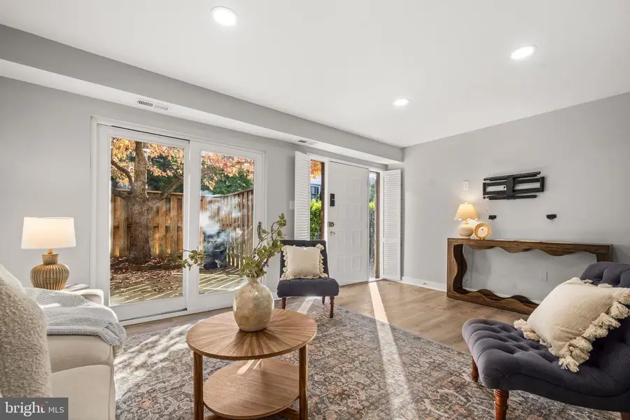 2420 Sun Valley Cir #6-ef, Silver Spring, MD 20906 - Image #2