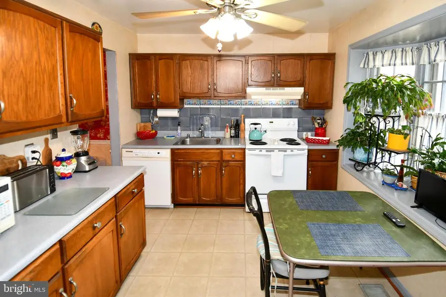 61 Oak Shade Rd, Gaithersburg, MD 20878 - Image #3