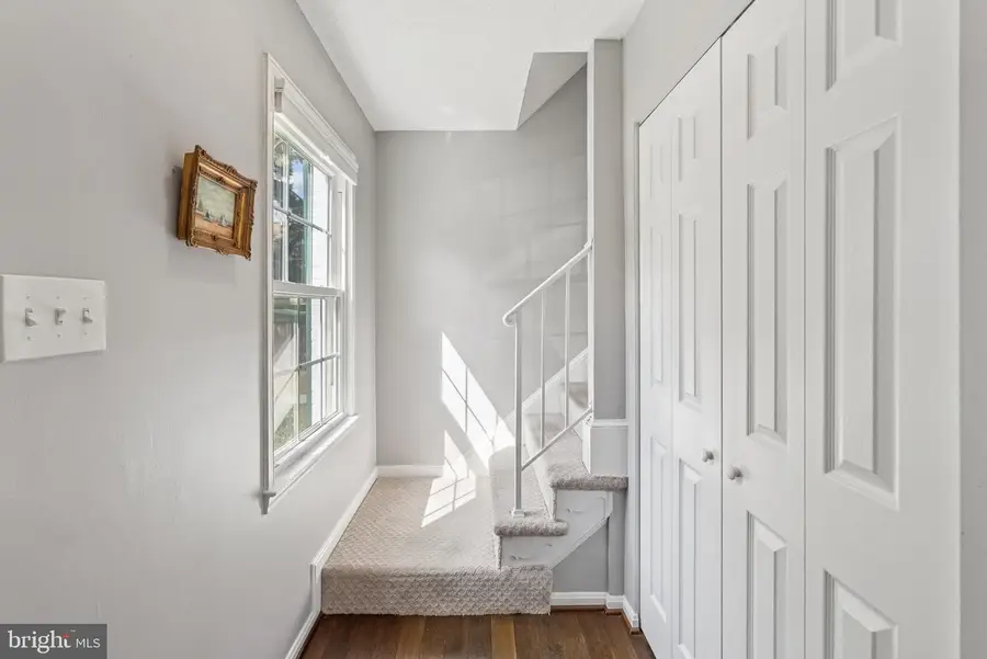 7 Cornerwood Ct, Gaithersburg, MD 20878 - #2