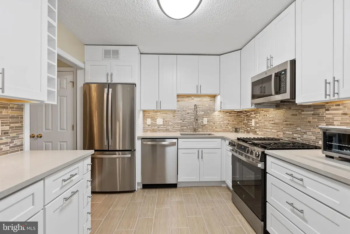 5225 Pooks Hill Rd #213s, Bethesda, MD 20814 - Image #1