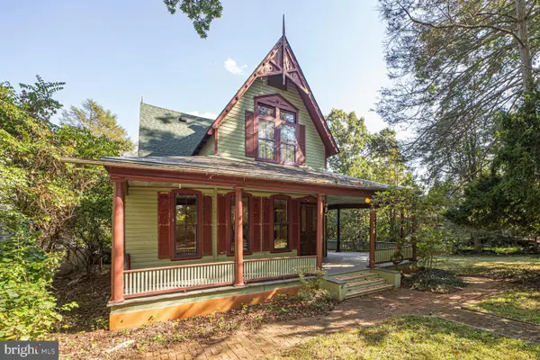 111 Grove Ave, WASHINGTON GROVE, MD 20880