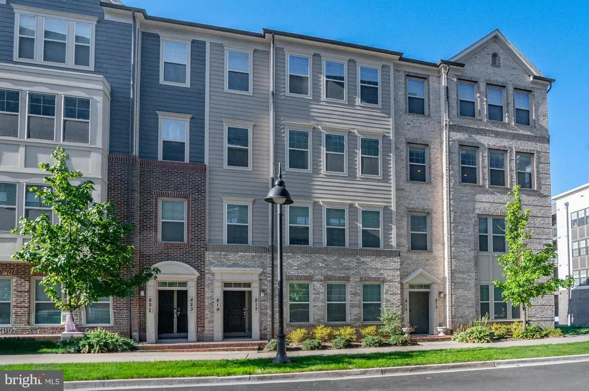819 Rockwell Ave #819, Gaithersburg, MD 20878 - Image #1
