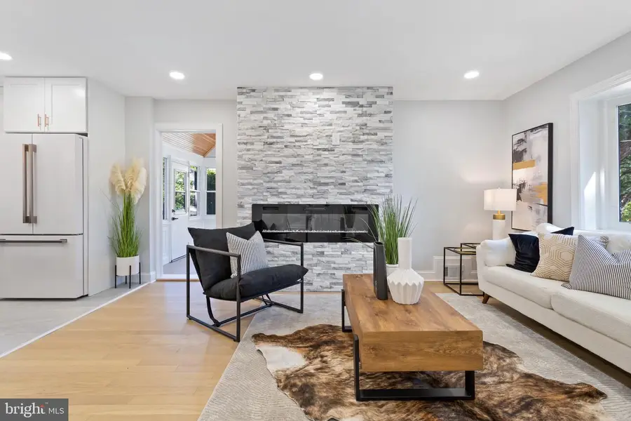 617 Greenbrier Dr, Silver Spring, MD 20910 - Image #2