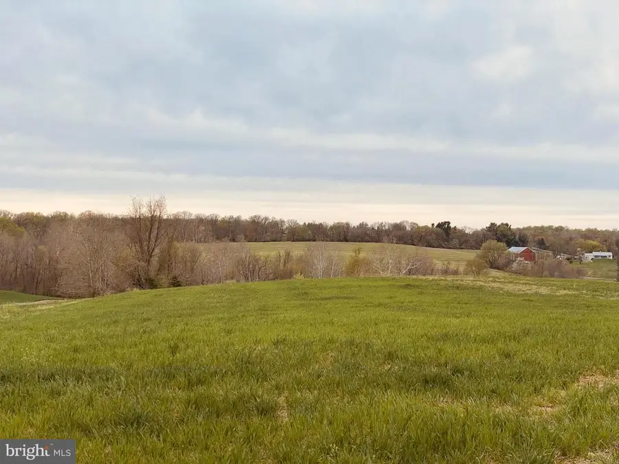 19101 Darnestown, Poolesville, MD 20837 - Image #2