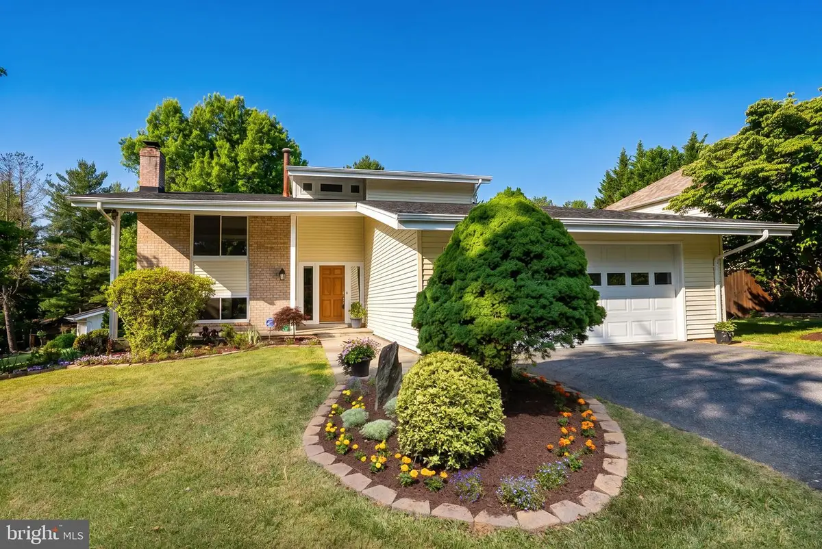 11112 Broad Green Dr, Potomac, MD 20854 - #1