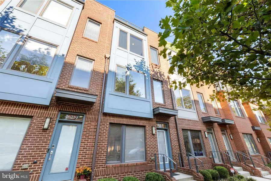 16215 Decker Pl, Rockville, MD 20855 - Image #3