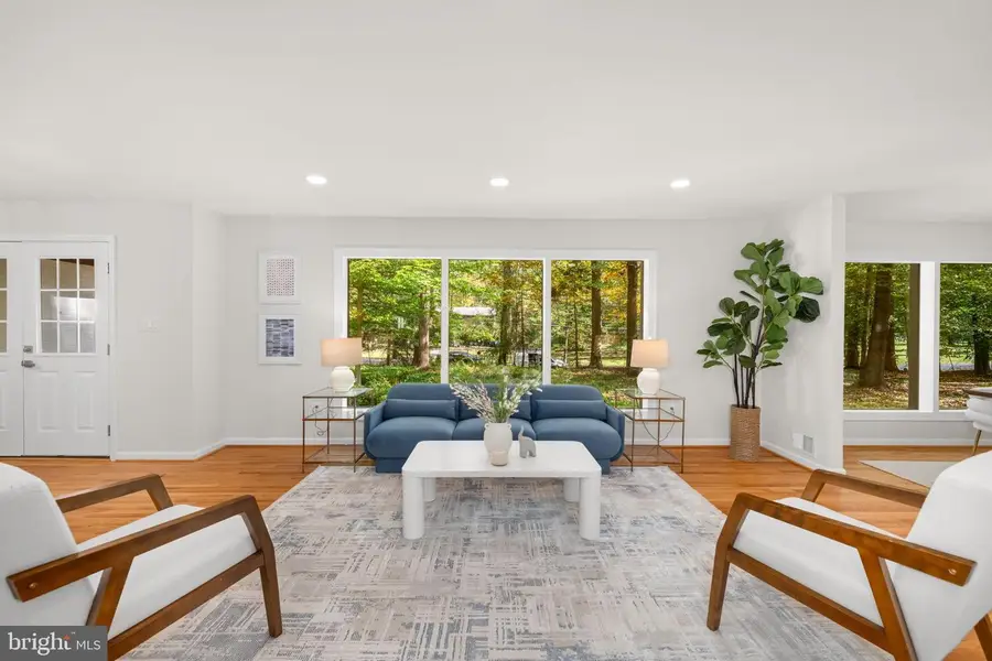 8500 Horseshoe Ln, Potomac, MD 20854 - Image #3