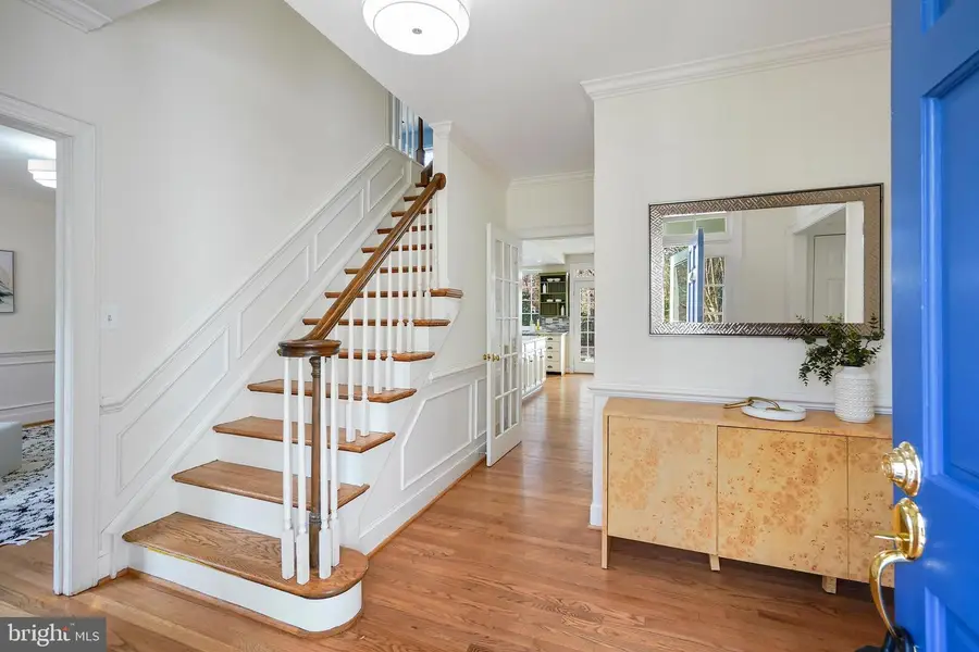 7700 Brickyard Rd, Potomac, MD 20854 - Image #2