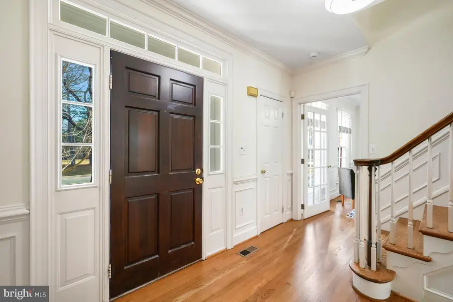 7700 Brickyard Rd, Potomac, MD 20854 - Image #3