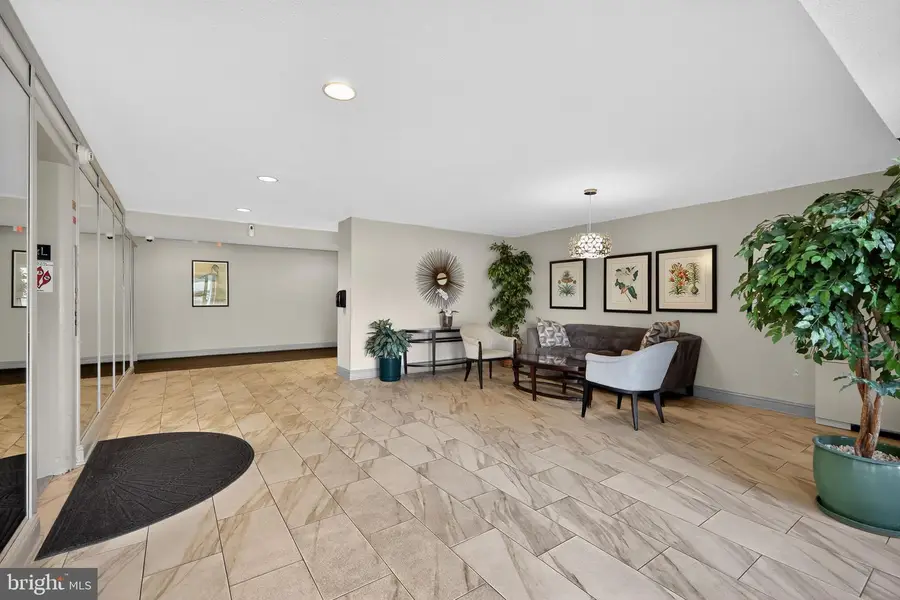 7400 Lakeview Dr #n203, Bethesda, MD 20817 - Image #3