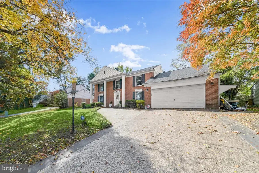 10712 Gainsborough Rd, Potomac, MD 20854 - Image #2