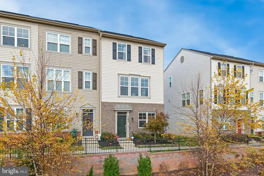 15635 Trolley Ln, Silver Spring, MD 20906 - #2