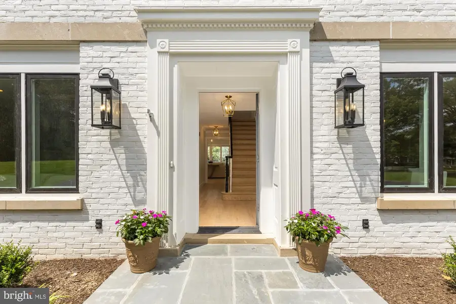 10700 Alloway Dr, Potomac, MD 20854 - Image #3