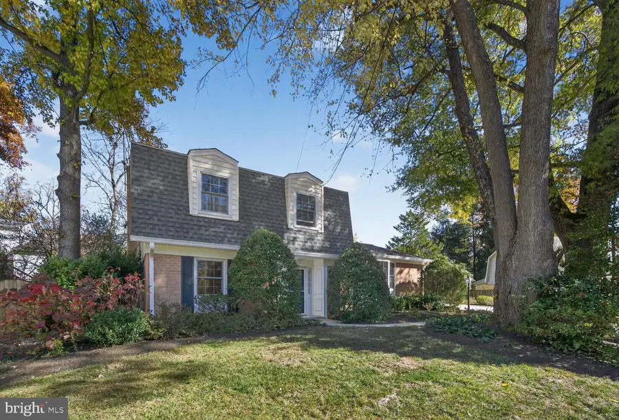 8703 Yarmouth Ct, Potomac, MD 20854 - Image #3