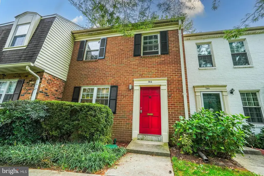 742 College Pkwy #7-742, Rockville, MD 20850 - Image #2