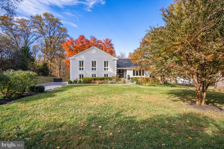 10801 Spring Knoll Dr, Potomac, MD 20854 - #3