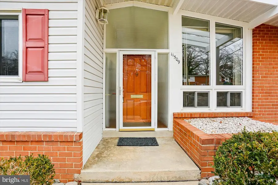 11509 Lamberton Ct, Wheaton, MD 20902 - Image #2
