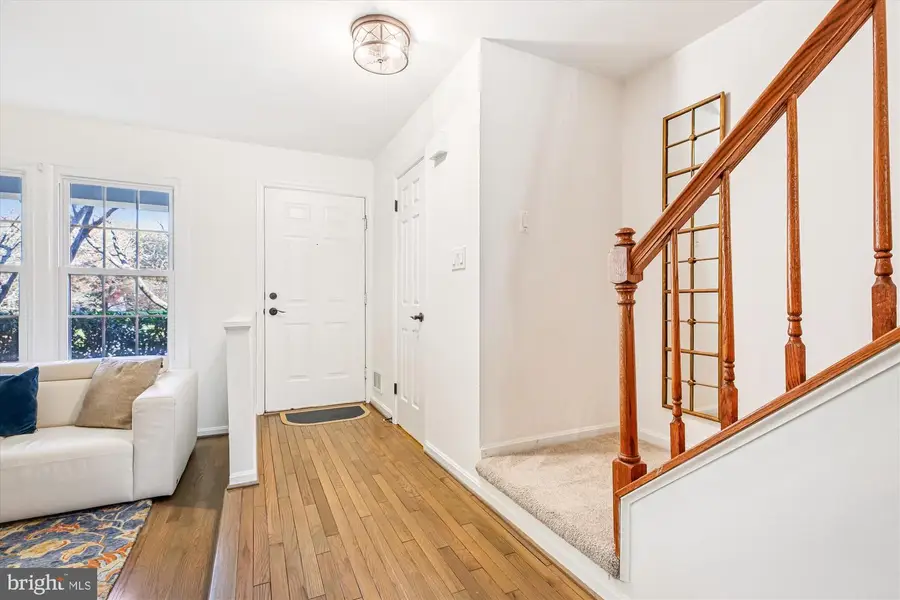 15630 Cliff Swallow Way, Rockville, MD 20853 - Image #3