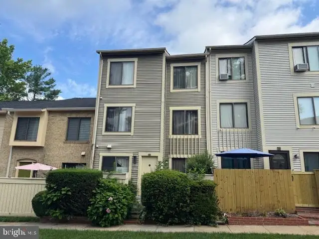 9416 Penshurst Ct, Gaithersburg, MD 20886 - Image #2