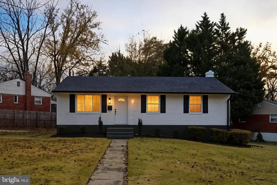 11901 Rocking Horse Rd, Rockville, MD 20852 - Image #2