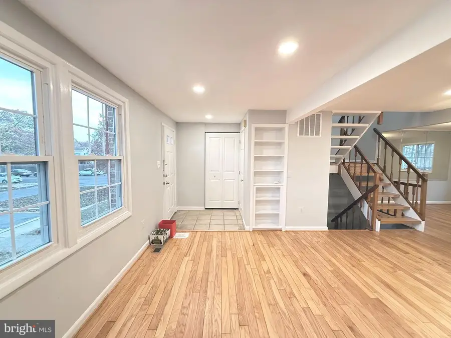 17551 Amity Dr, Gaithersburg, MD 20877 - Image #2