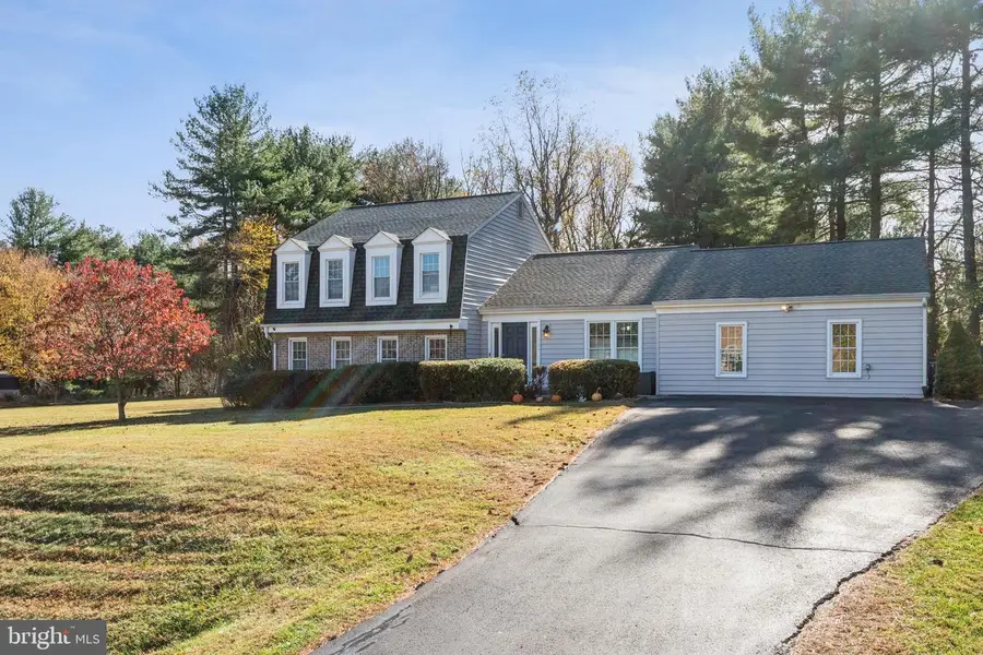 8124 Seneca View Drive, Gaithersburg, MD 20882 - Image #2