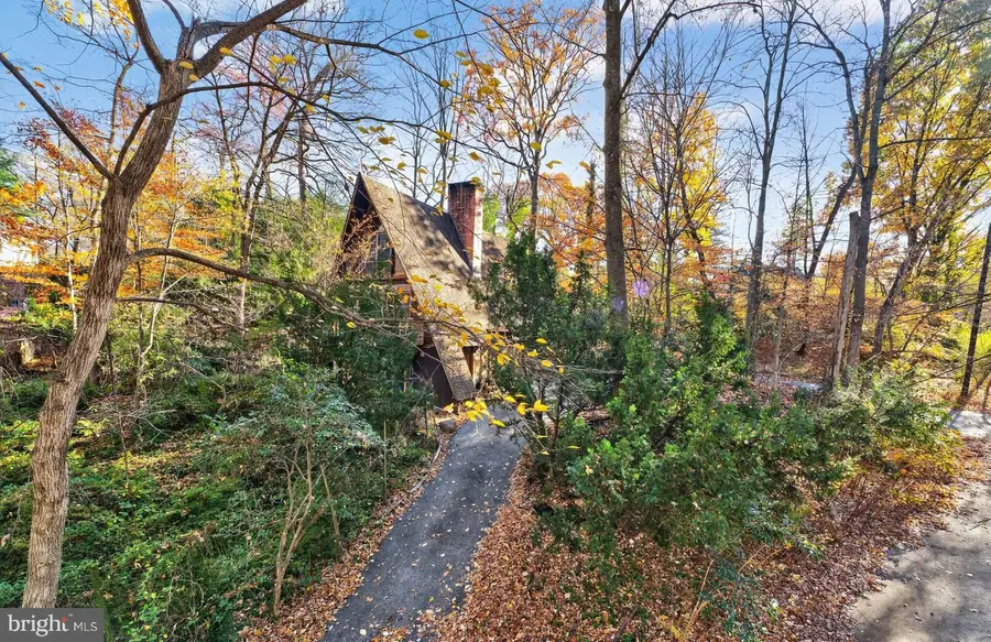 31 Hayward Ct, Takoma Park, MD 20912 - Image #2