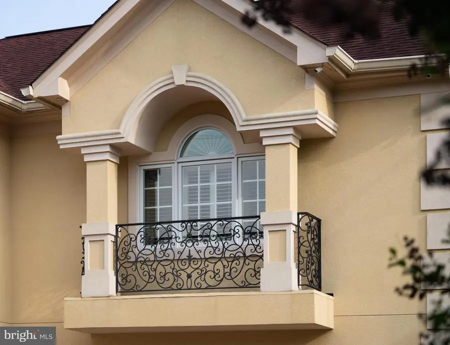 5812 Lone Oak Dr, Bethesda, MD 20814 - Image #2