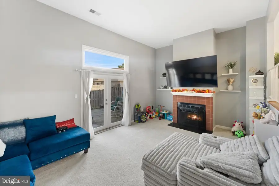 11 Briarstone Ln, Gaithersburg, MD 20877 - Image #3