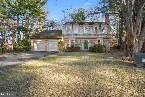 2 Candlelight Ct, POTOMAC, MD 20854