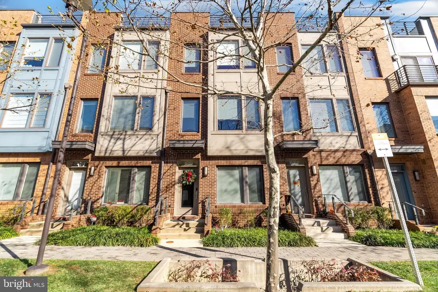 16313 Decker Pl, Rockville, MD 20855 - Image #2