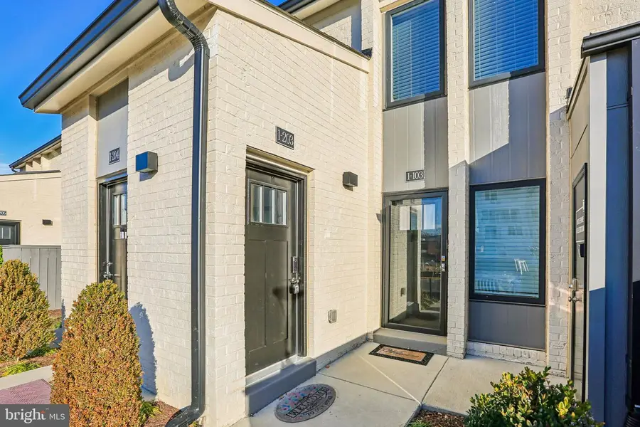 19500 Village Walk Dr #1-203, Montgomery Village, MD 20886 - Image #2