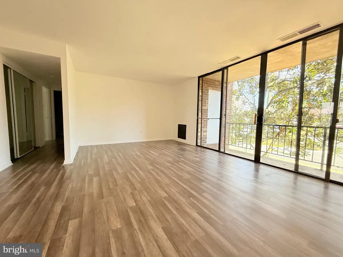 730 Quince Orchard Blvd #730-101, Gaithersburg, MD 20878 - Image #1