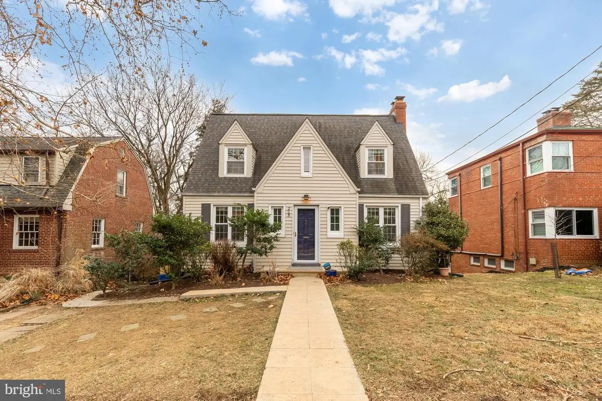 205 Hodges Ln, Takoma Park, MD 20912 - Image #1