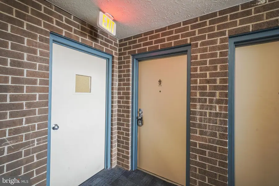 454 Girard St #103, Gaithersburg, MD 20877 - Image #3