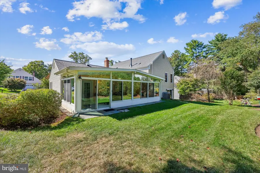 9013 Wandering Trail Dr, Potomac, MD 20854 - #2