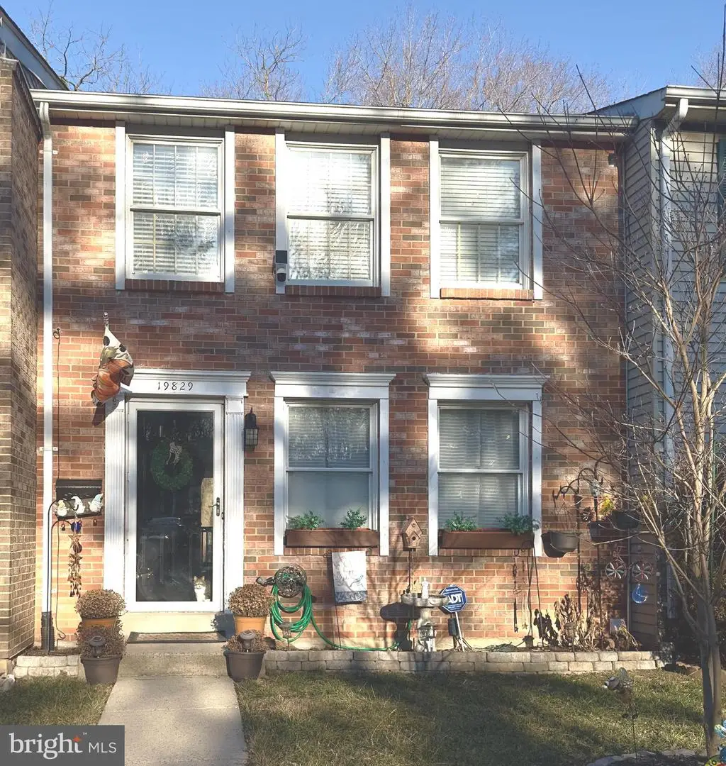19829 Wheelwright Dr, Gaithersburg, MD 20886 - Image #1