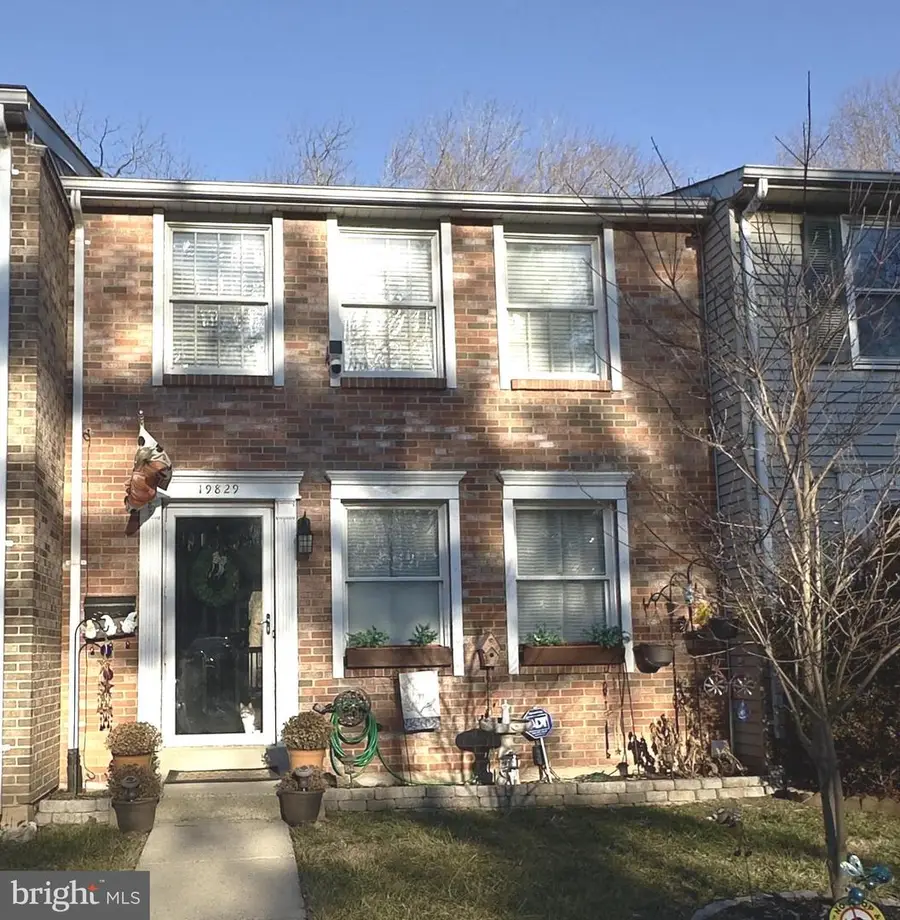 19829 Wheelwright Dr, Gaithersburg, MD 20886 - Image #2