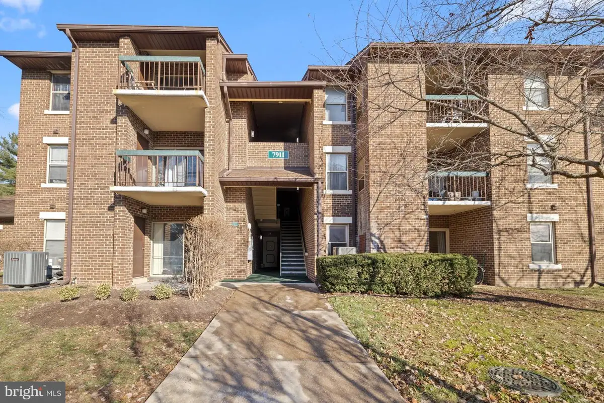 7911 Coriander Dr #302, Gaithersburg, MD 20879 - Image #1